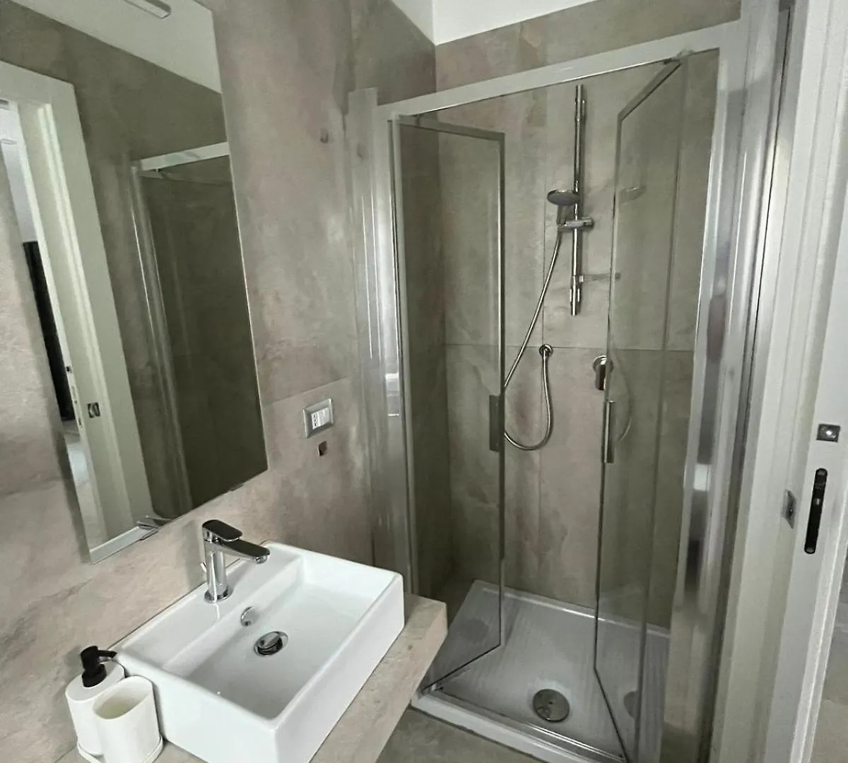 Domus Cervantes Apartment Naples Guest house